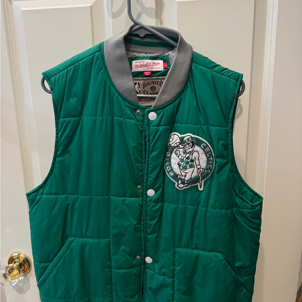 Mitchell & Ness Men’s Puffer Vest